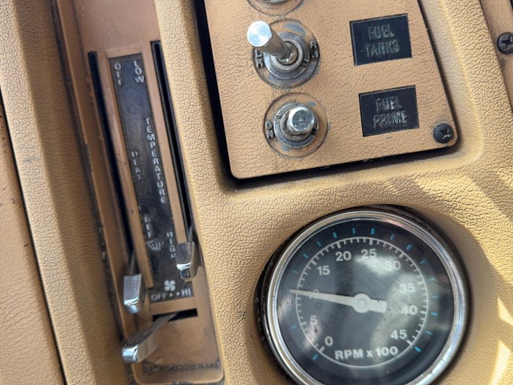 1983-ford-l800-image-28