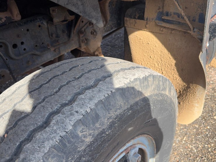 1983-ford-l800-image-8