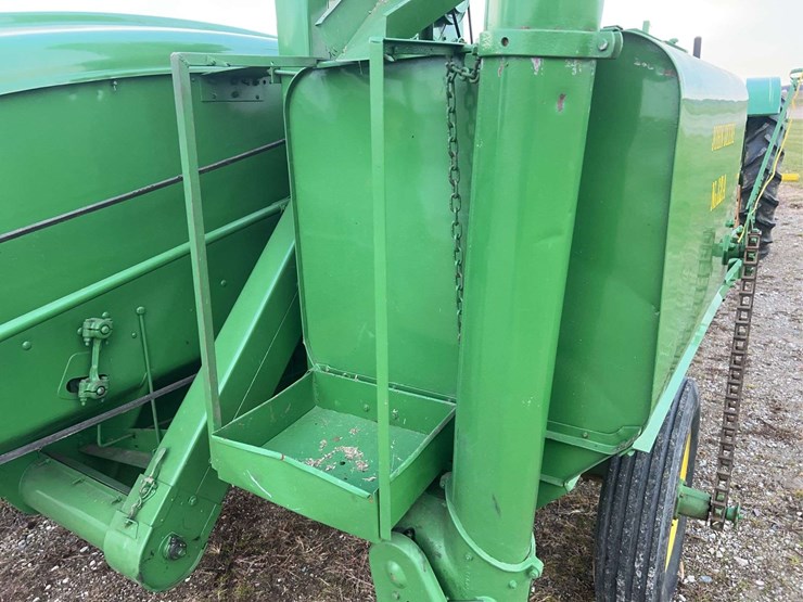 john-deere-no.-12a-pull-type-combine-image-36