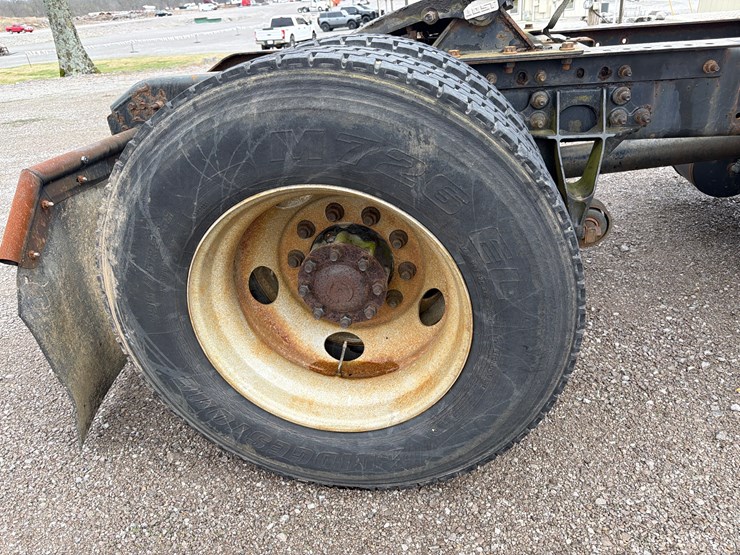 international-prostar-image-10