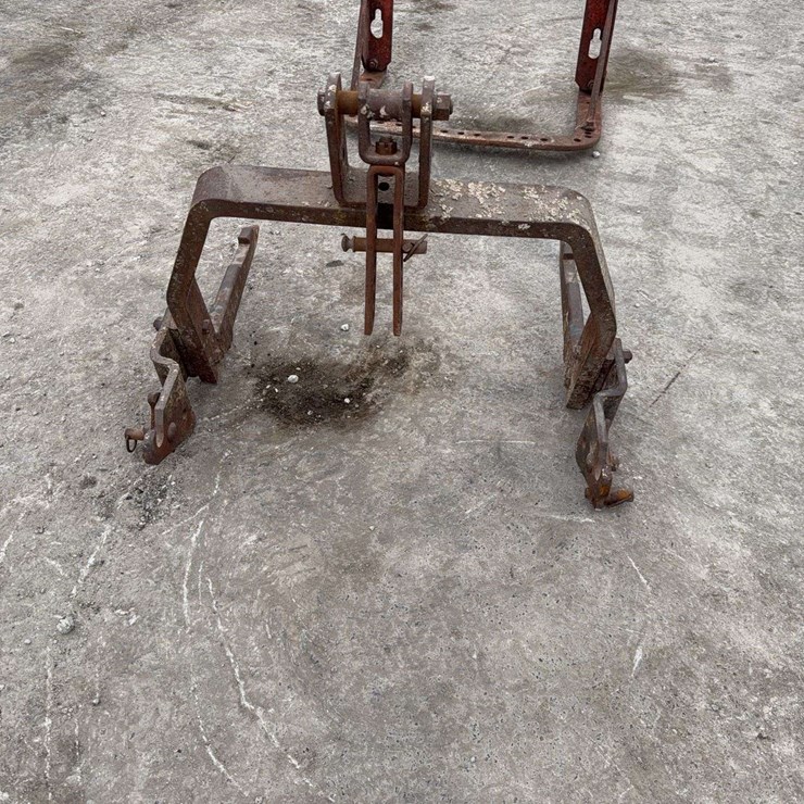 International Three Point Fast-Hitch