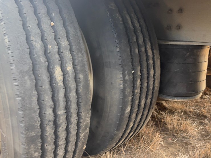 2018-wilson-livestock-trailer-image-30