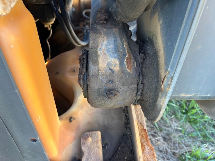 2012-deere-328e-image-36