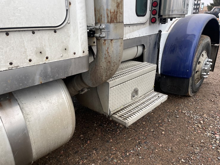 2007-peterbilt-379-image-22