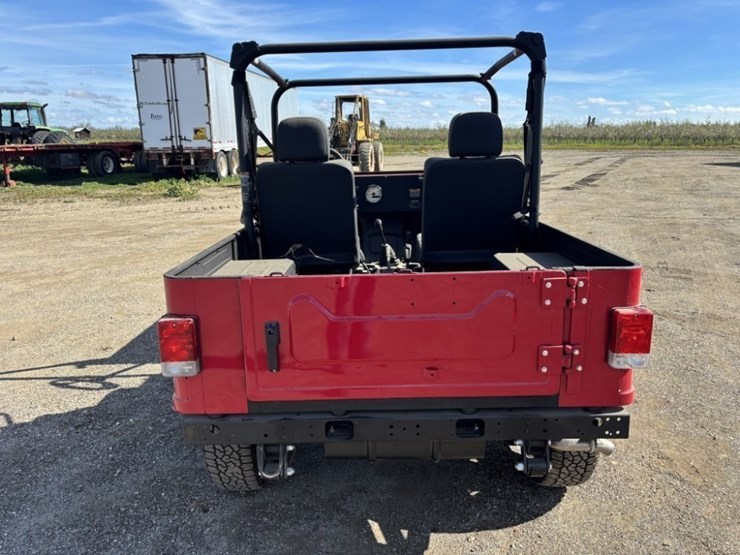 2022-mahindra-roxor-4x4-utility-cart-image-4