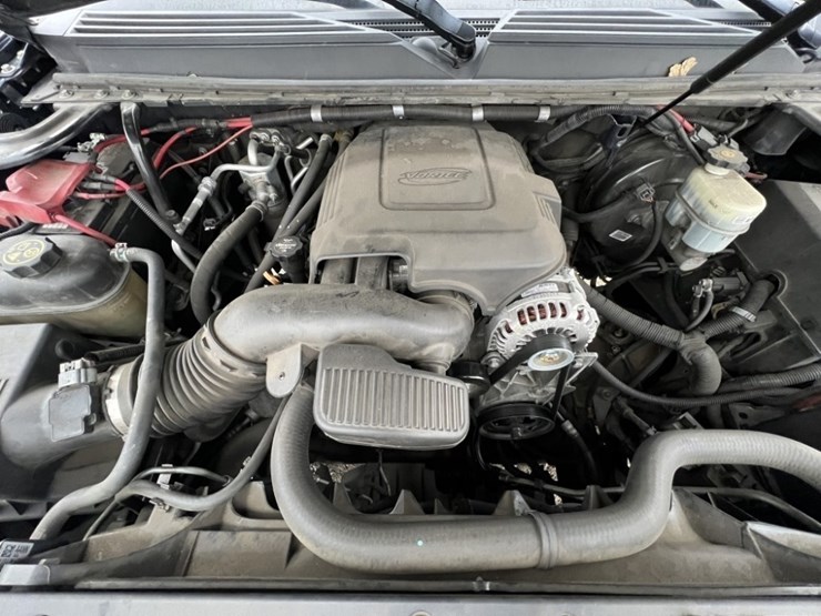 2014-chevrolet-tahoe-image-13