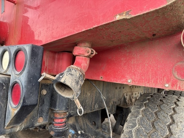 2001-peterbilt-357-image-23