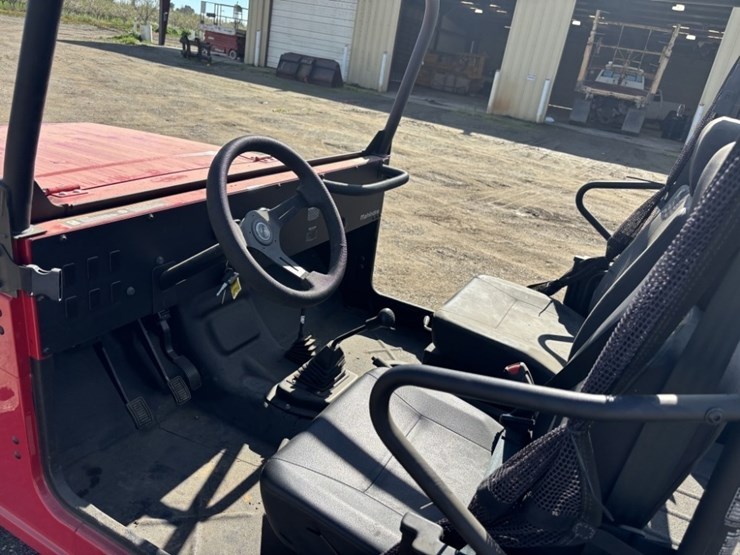 2022-mahindra-roxor-4x4-utility-cart-image-13