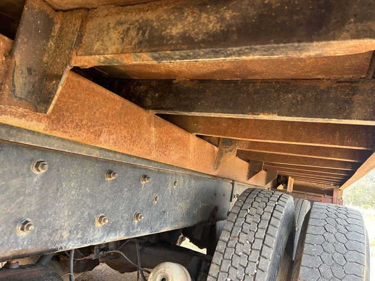 1995-mack-rd688-image-13