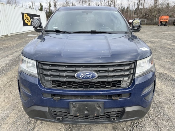 2017-ford-explorer-image-8