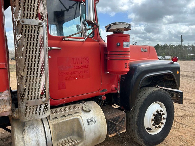 1995-mack-rd688-image-27