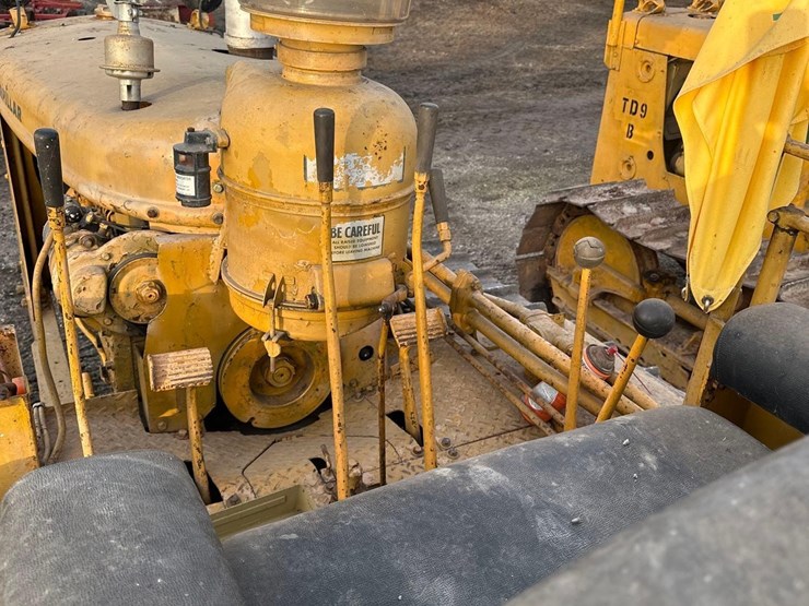 caterpillar-d6-image-16