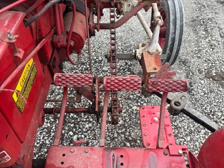 case-ih-140-image-10