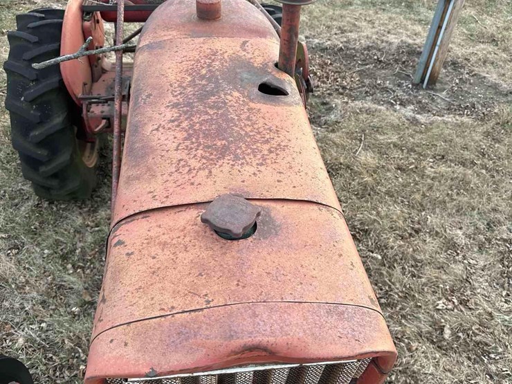 farmall-140-(sn#-58908)-(hess)-image-3