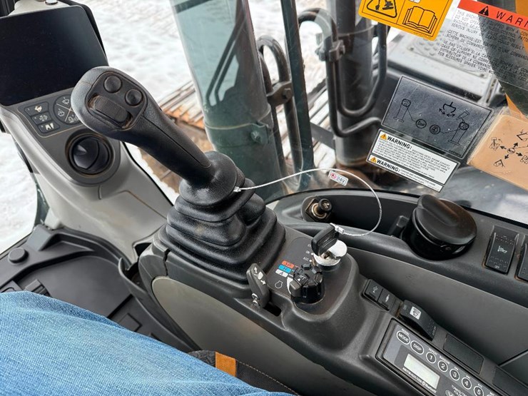 case-cx210d-image-64