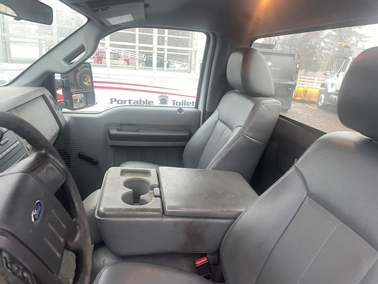 2013-ford-f550-image-26