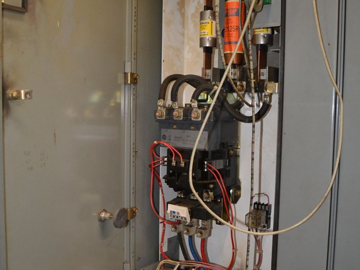 alllen-bradley-5-section-mcc-panel-w/-3-size-1-starter-w/-3-size-3-starter-w/-2-size-4-starter-w/-disconnect-image-4