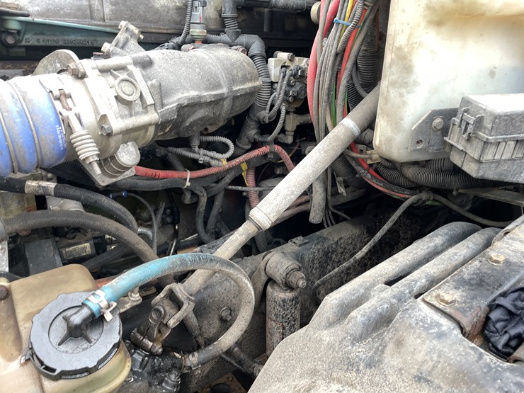 #1482-•-2009-freightliner-truck-tractor-(has-mn-title)-image-24