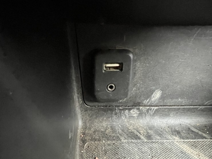 2016-chevrolet-colorado-image-36