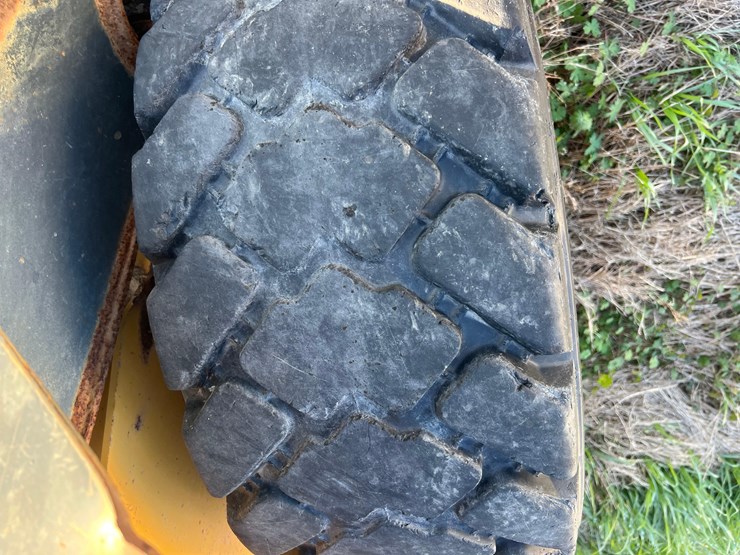 2012-deere-328e-image-26