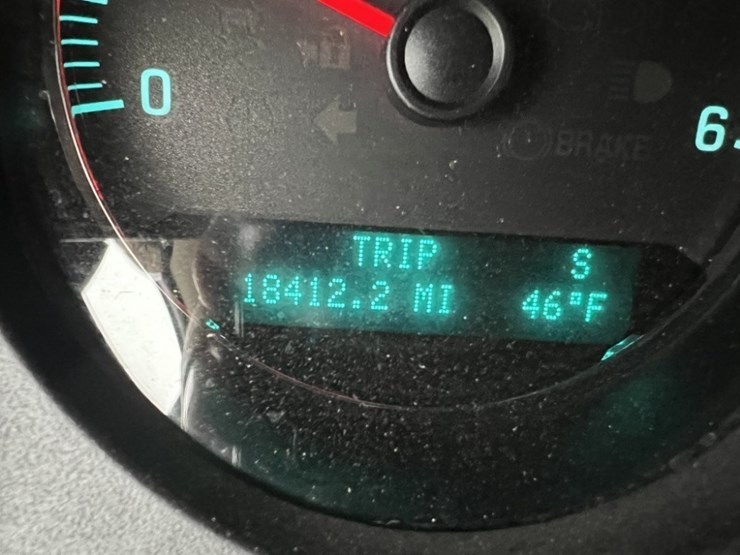 2014-chevrolet-tahoe-image-30