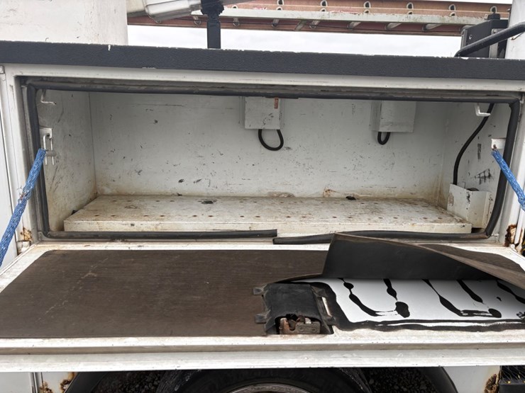 ford-f550-xl-image-20