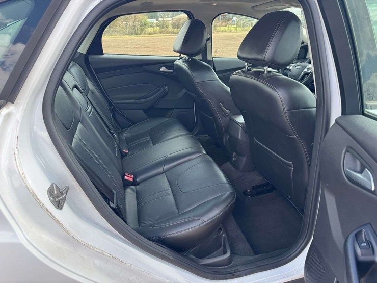 2013-ford-focus-se-4-door-sedan---108,467-miles-image-16