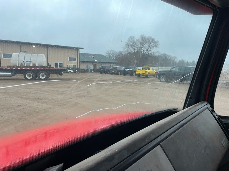 2000-freightliner-fl60-image-40