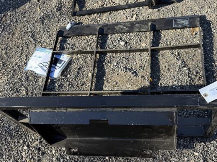 #231-•-mini-skid-steer-land-leveler-image-2