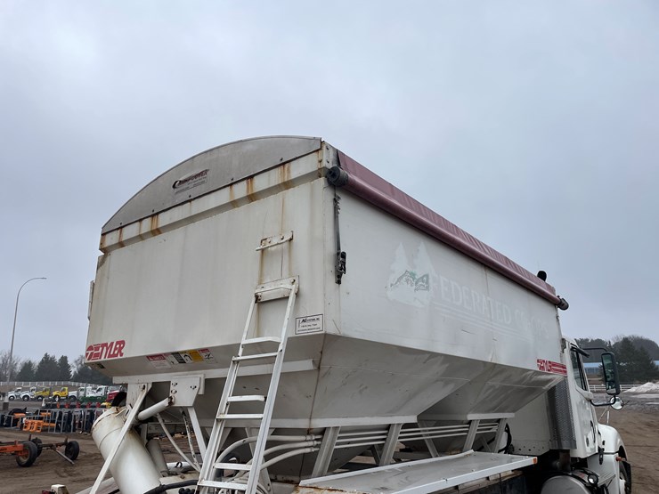 #1038-•-2005-freightliner-grain-truck-(has-mn-title)-image-34