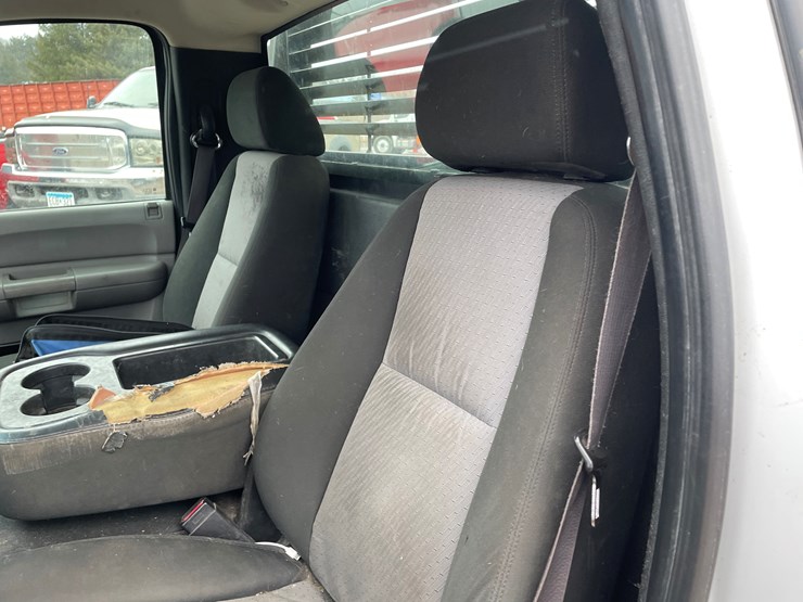 2009-chevrolet-silverado-2500-image-29