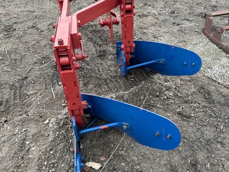 1pt-fast-hitch-2-bottom-plow---14"-(hess)-image-3