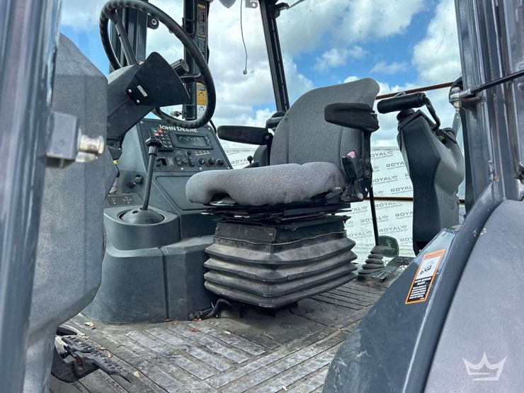 2015-deere-710k-image-12