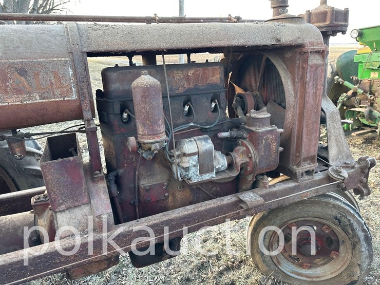 farmall-f-series-(no-tag)-(hess)-image-4