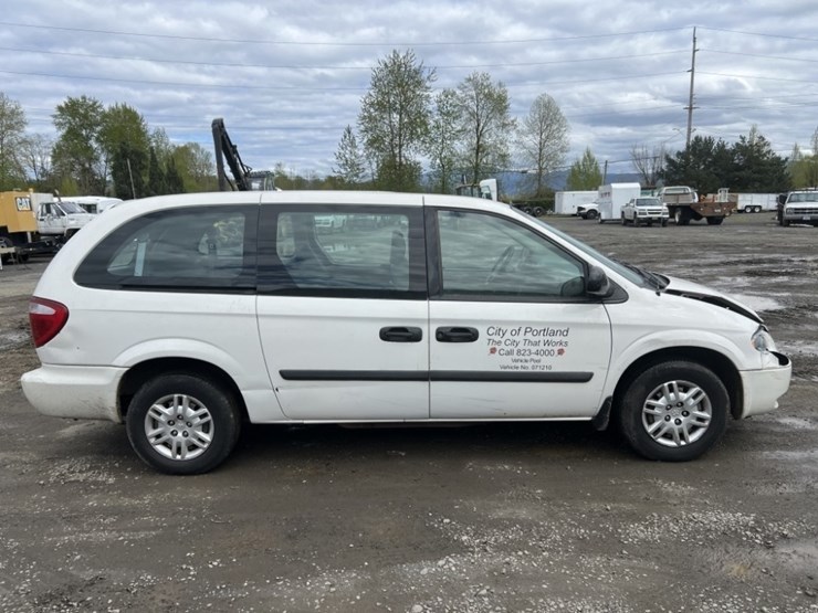 2007-dodge-grand-caravan-image-3