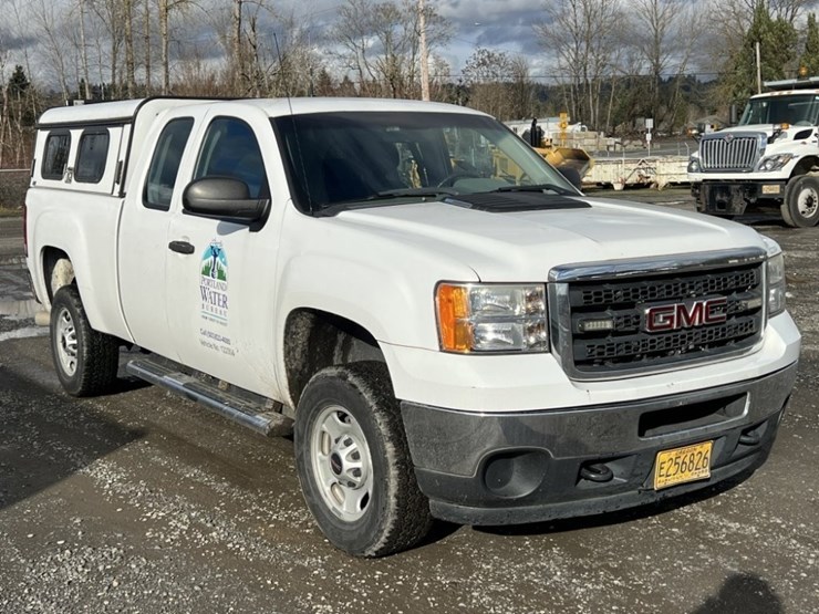 2012-gmc-sierra-extra-cab-4x4-pickup-image-2
