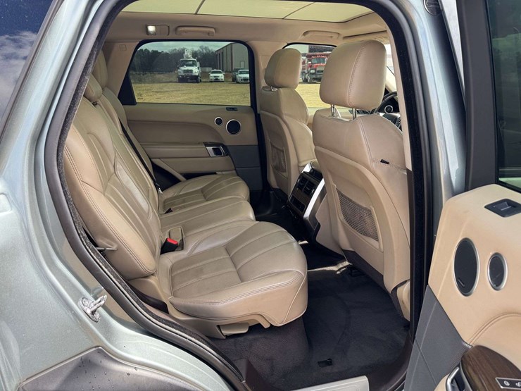 2016-land-rover-range-rover-image-17