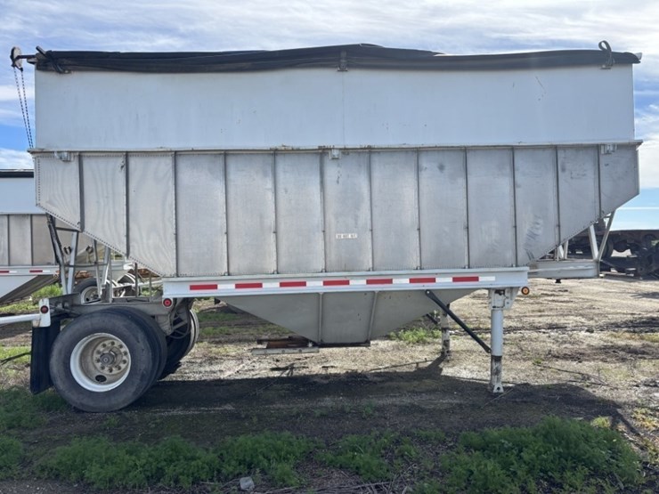 1974-titan-trailer-image-6