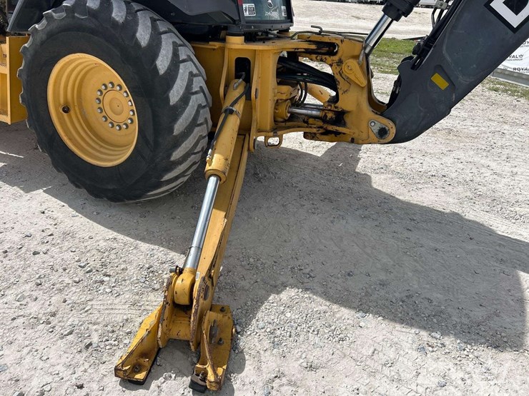 2015-deere-710k-image-19