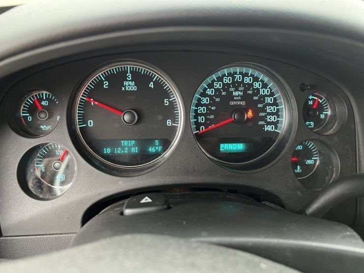 2014-chevrolet-tahoe-image-29