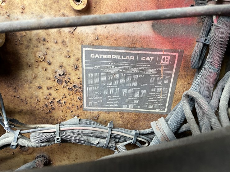 1991-peterbilt-377-image-43