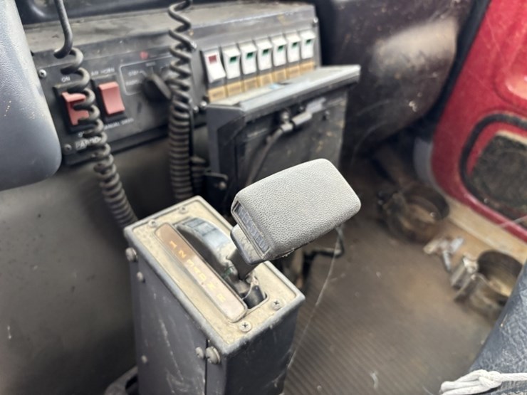 1991-ford-l8000-image-36