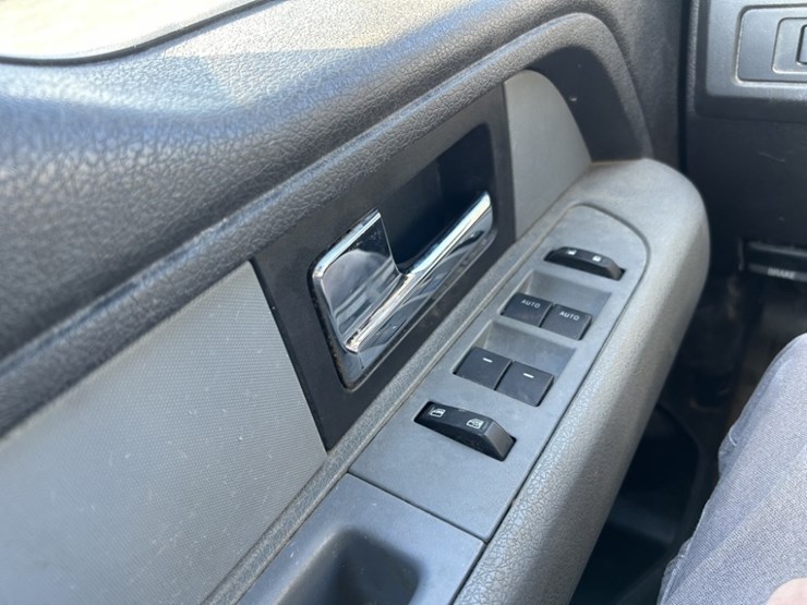 2014-ford-f150-xl-image-33