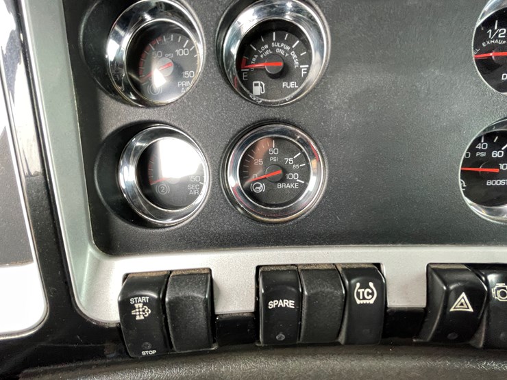 2012-kenworth-t660-image-40