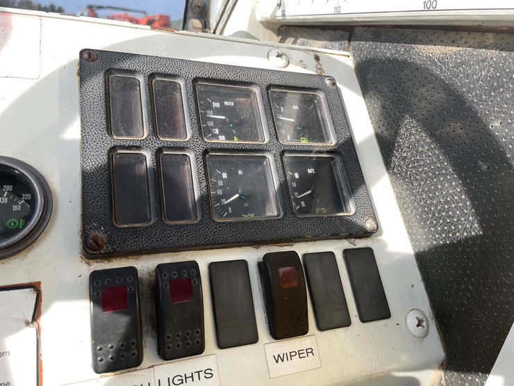 1999-lull-844c-42-image-26