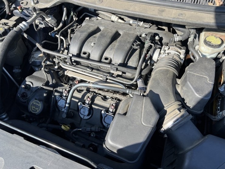 2016-ford-explorer-image-14