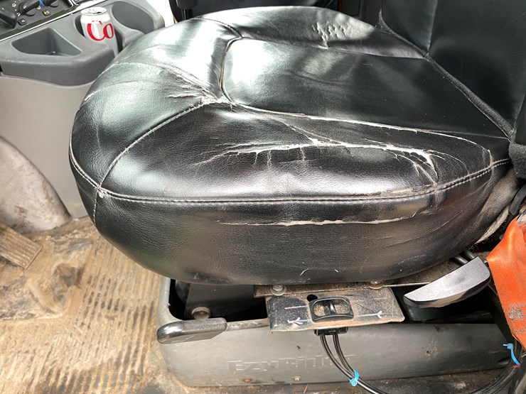 #1482-•-2009-freightliner-truck-tractor-(has-mn-title)-image-42