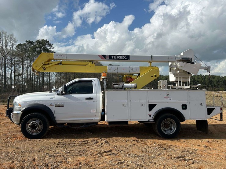 2013-dodge-ram-5500hd-image-3