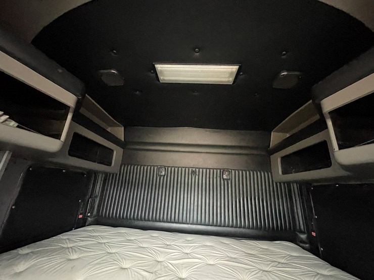 2012-kenworth-t660-image-51