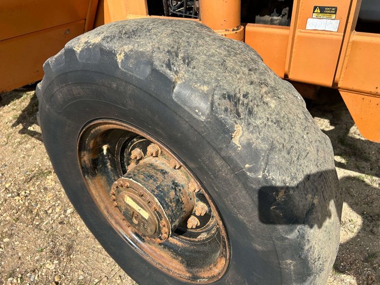 lull-644b-37-image-38